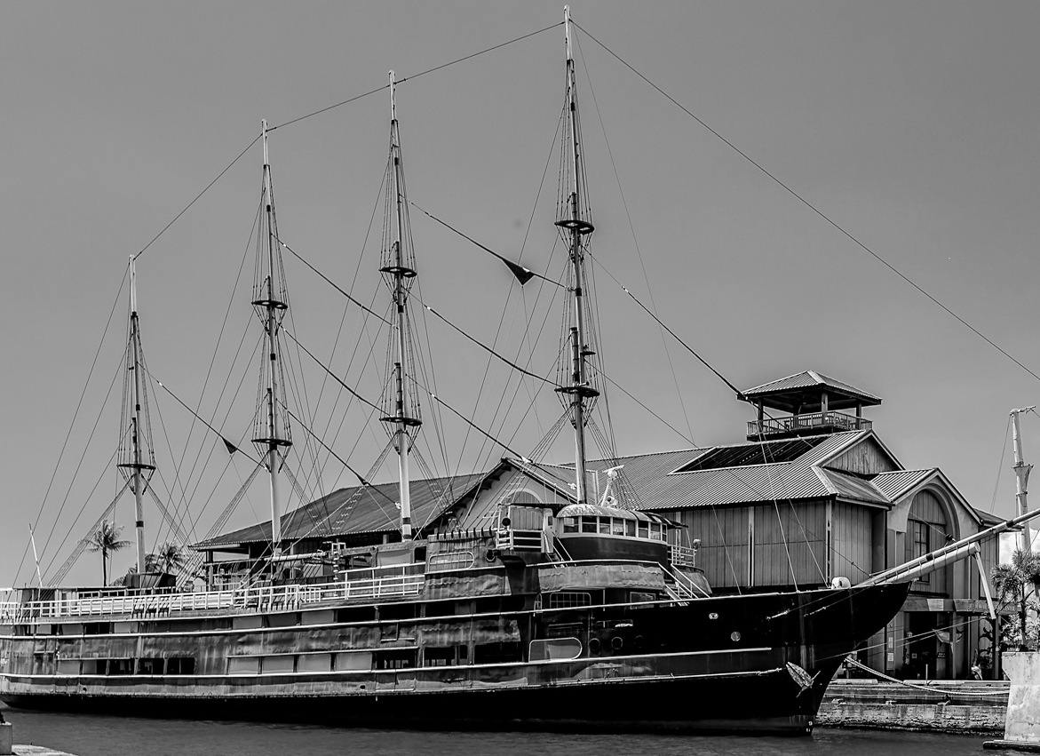 Falls of Clyde is the last surviving iron-hulled, four-masted full-rigged ship