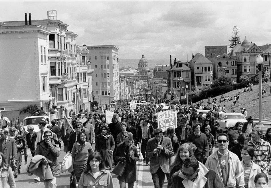 nti-Vietnam war demonstrators fill Fulton Street in San Francisco on April 15, 1967. The five-mile march through the city would end with a peace rally at Kezar Stadium. In the background is San Francisco City Hall. (AP Photo)